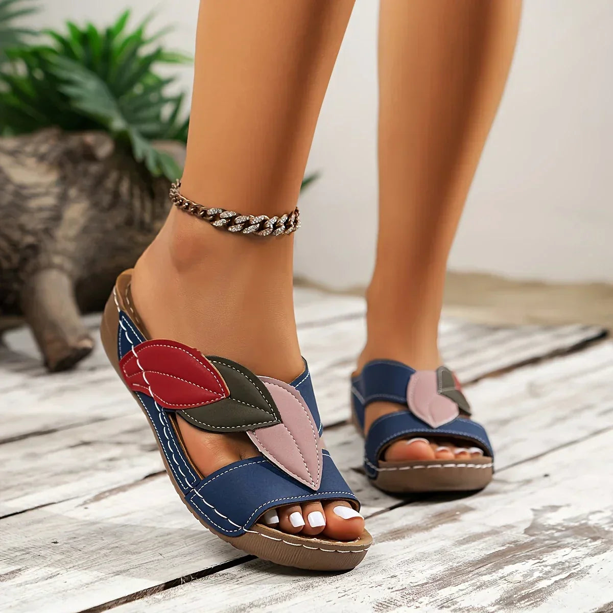 Marlowe | Women's Comfortable Leaf Detail Slip-On Sandals