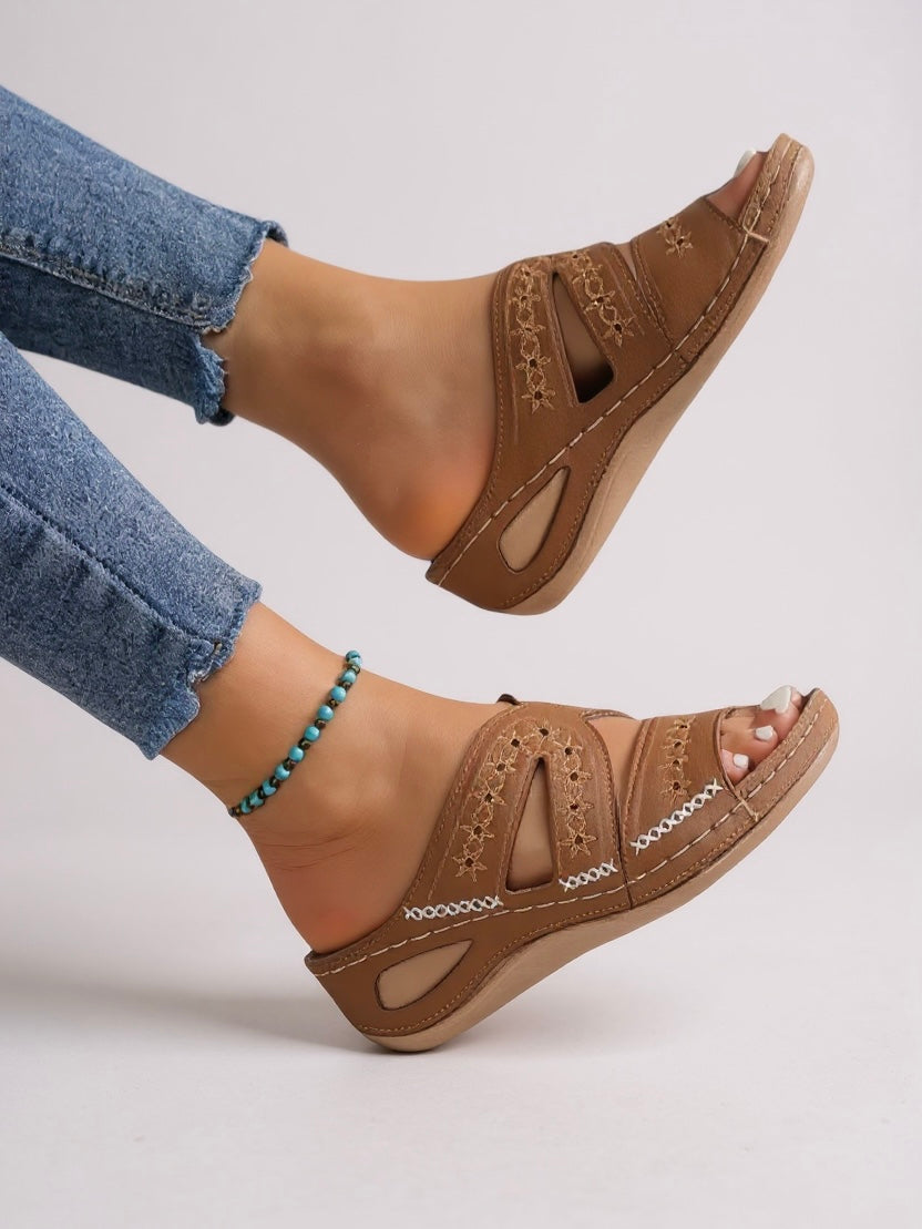 Isla | Women's Casual Slide Sandals with Cutout Detail