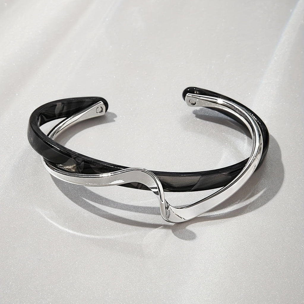 Ember - Women's Elegant Twisted Cuff Bracelet