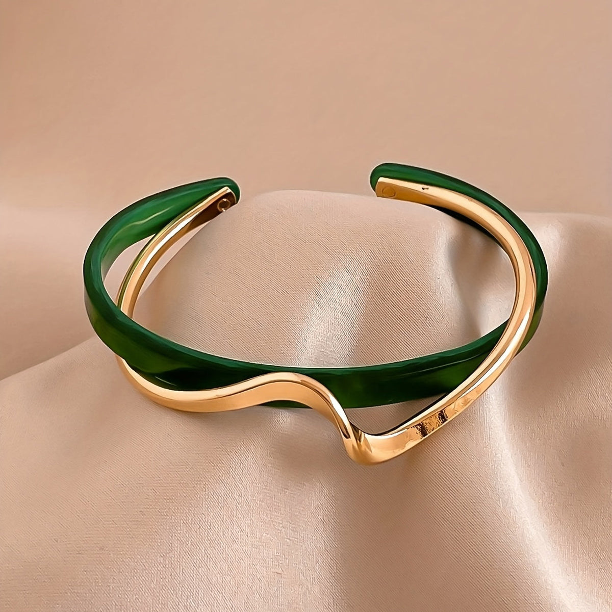 Ember - Women's Elegant Twisted Cuff Bracelet