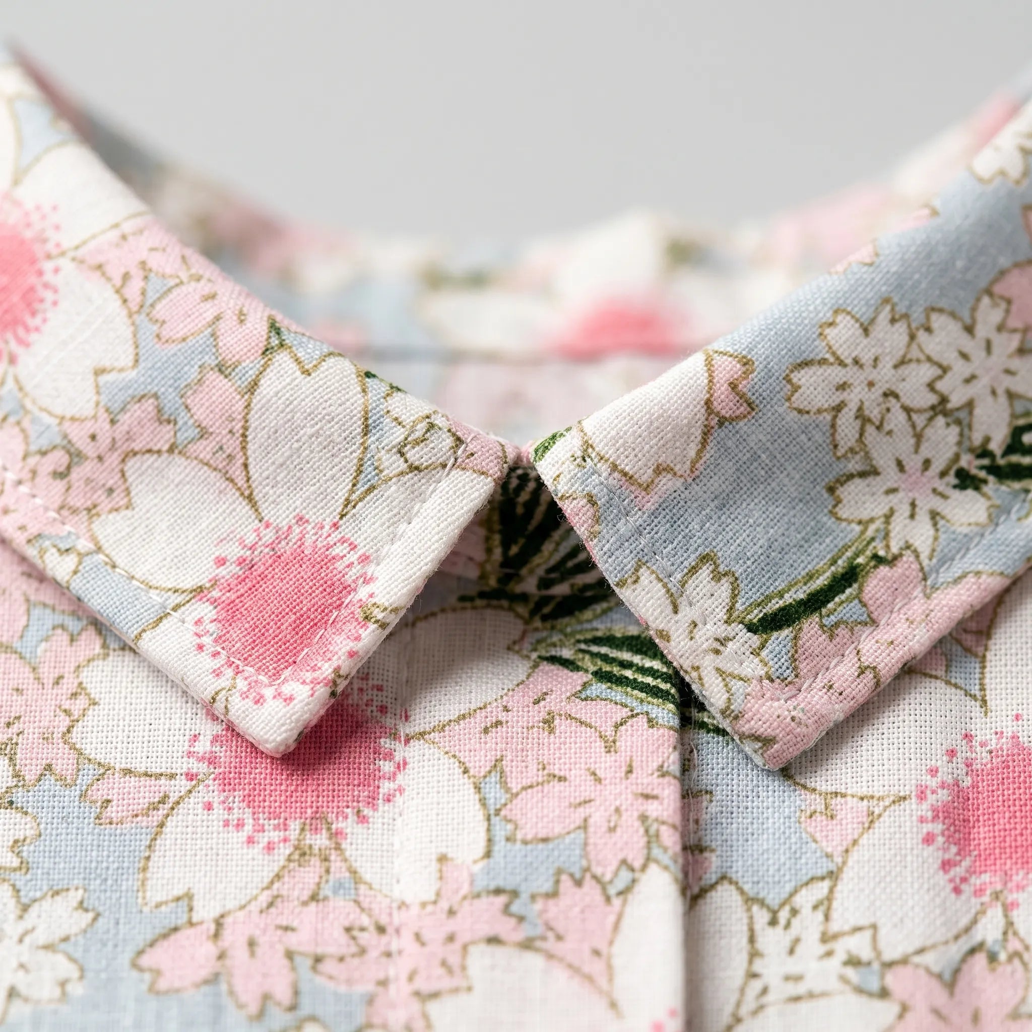 Floralis - Relaxed Fit Floral Collared Blouse