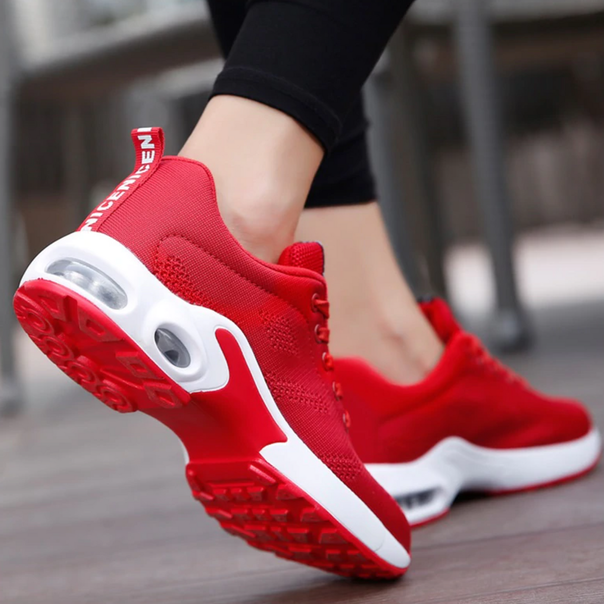 Nelle - Women's Vibrant Running Shoes