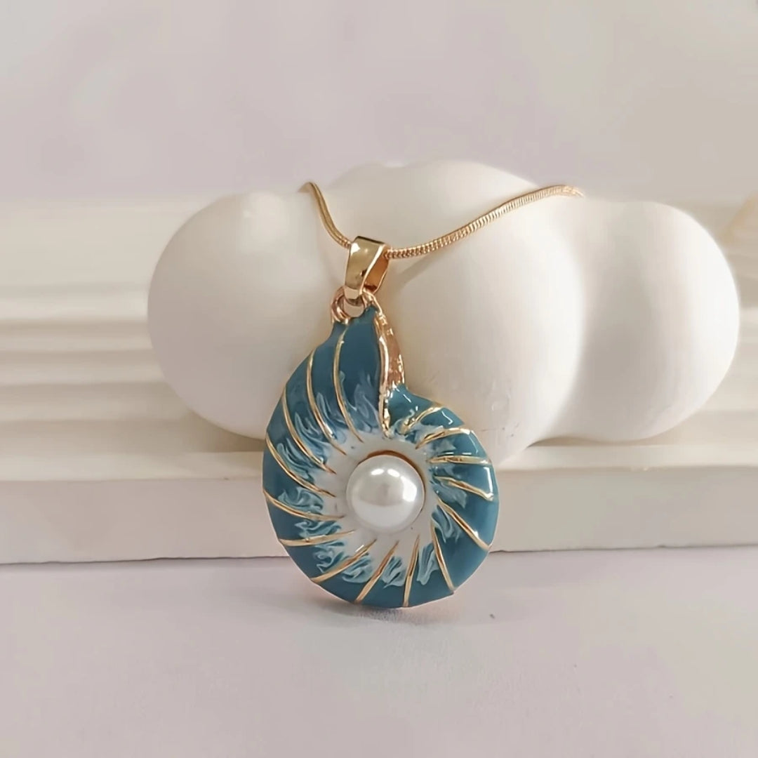 Nerida - Women's Elegant Nautilus Pendant Necklace