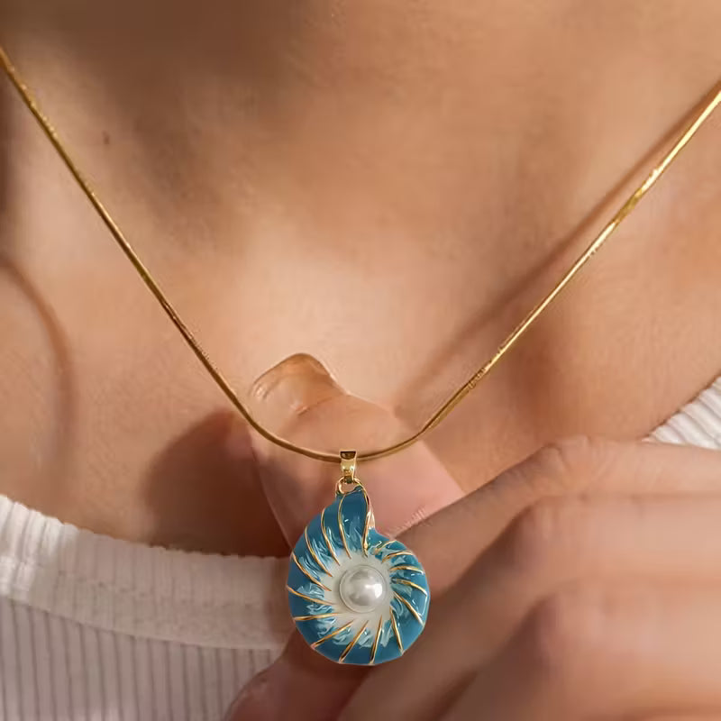 Nerida - Women's Elegant Nautilus Pendant Necklace