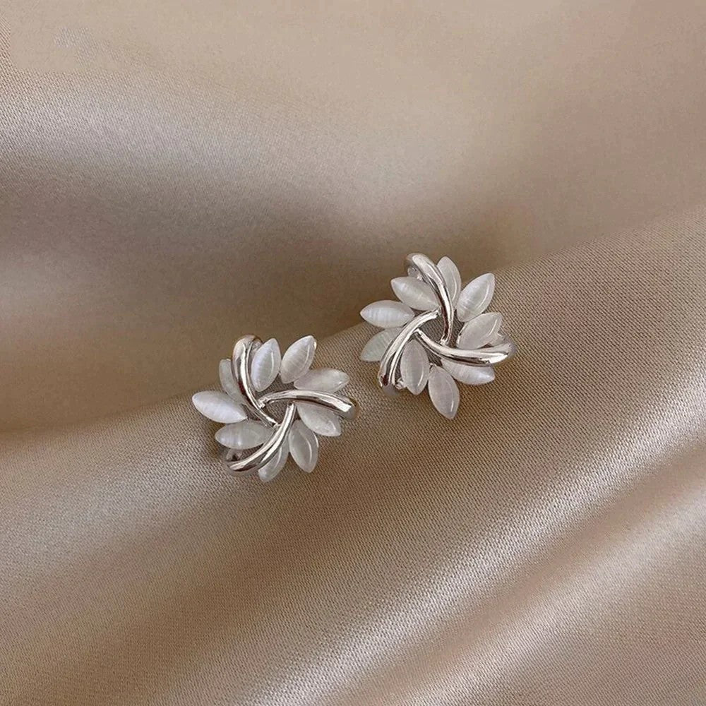 Soleil - Women's Elegant Leaf Stud Earrings