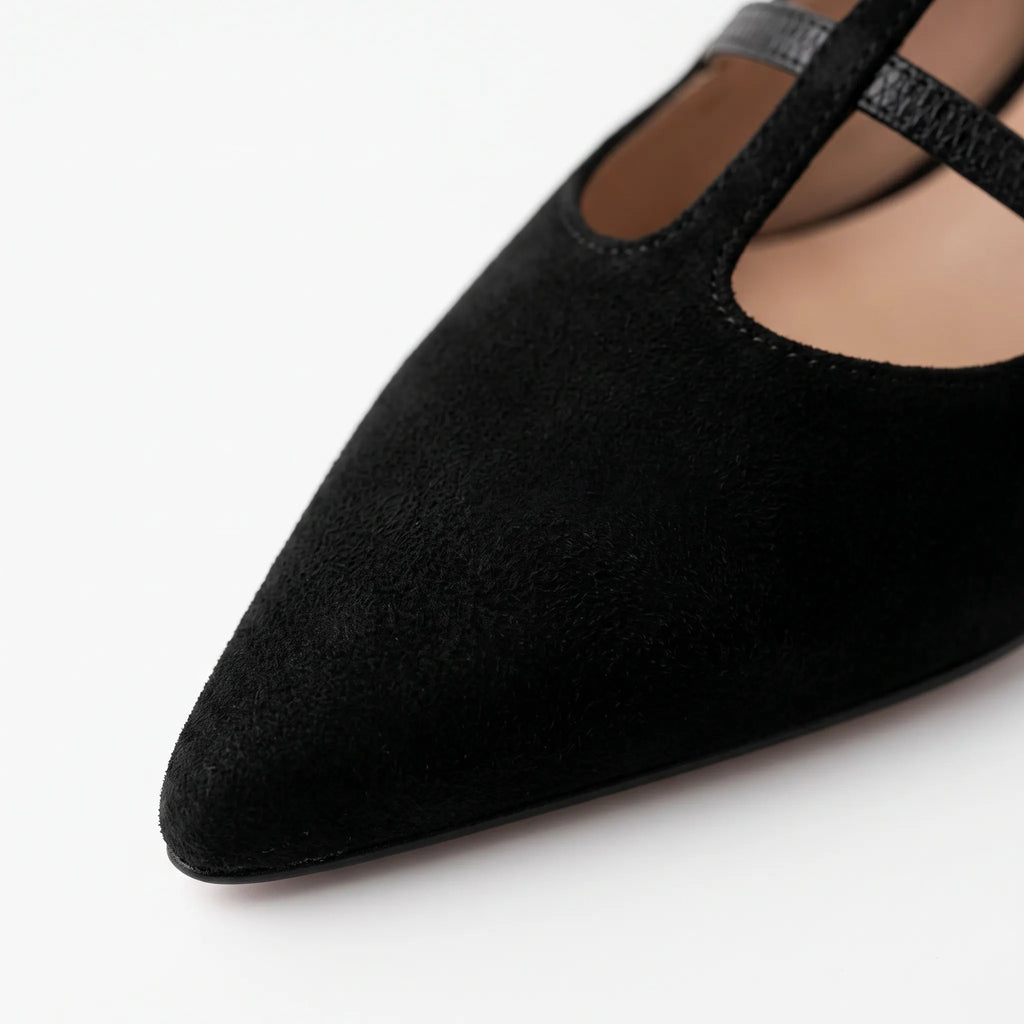 Vampara - Sleek Pointed Toe Strappy Flats