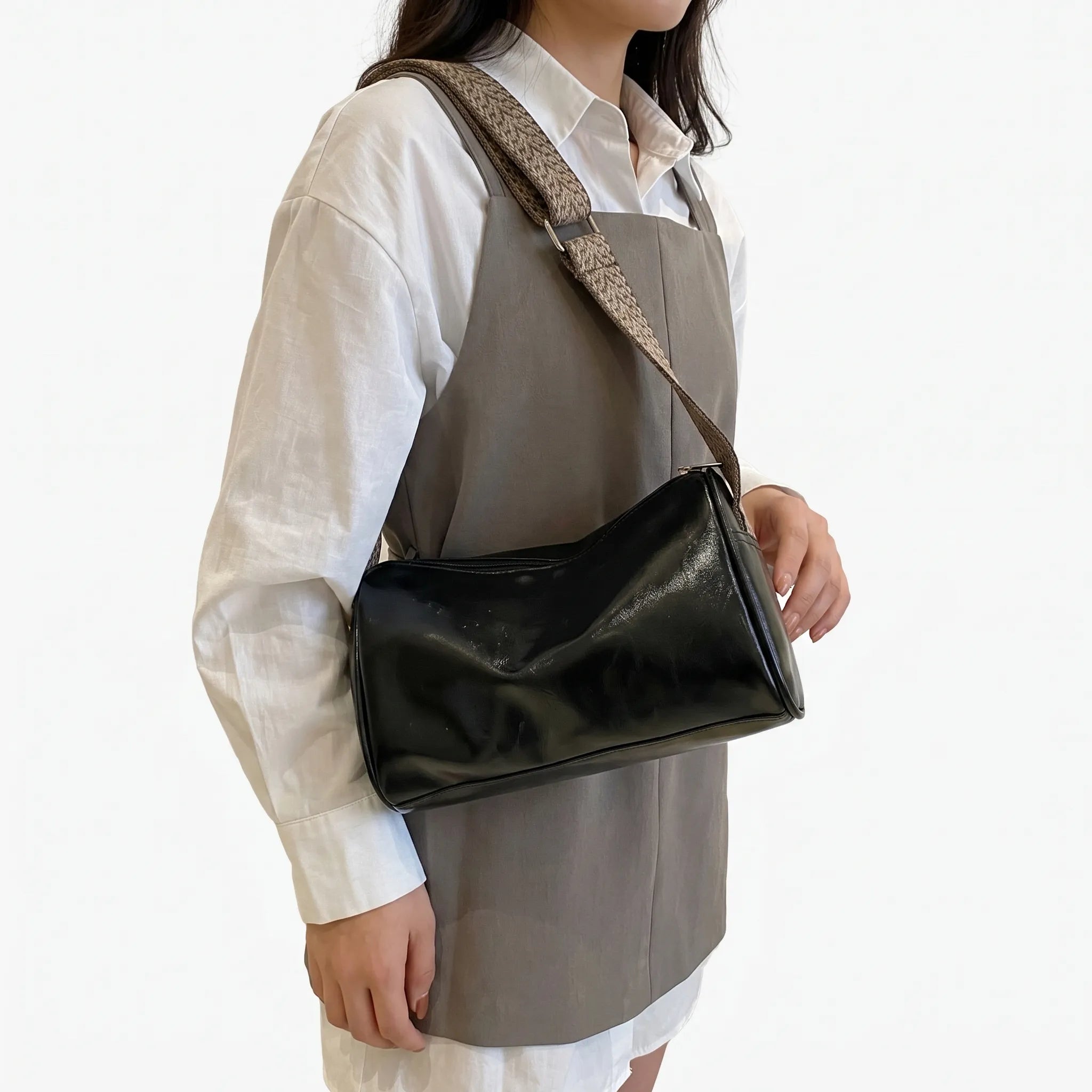Vivera - Structured Vintage Silhouette Daily Crossbody Bag