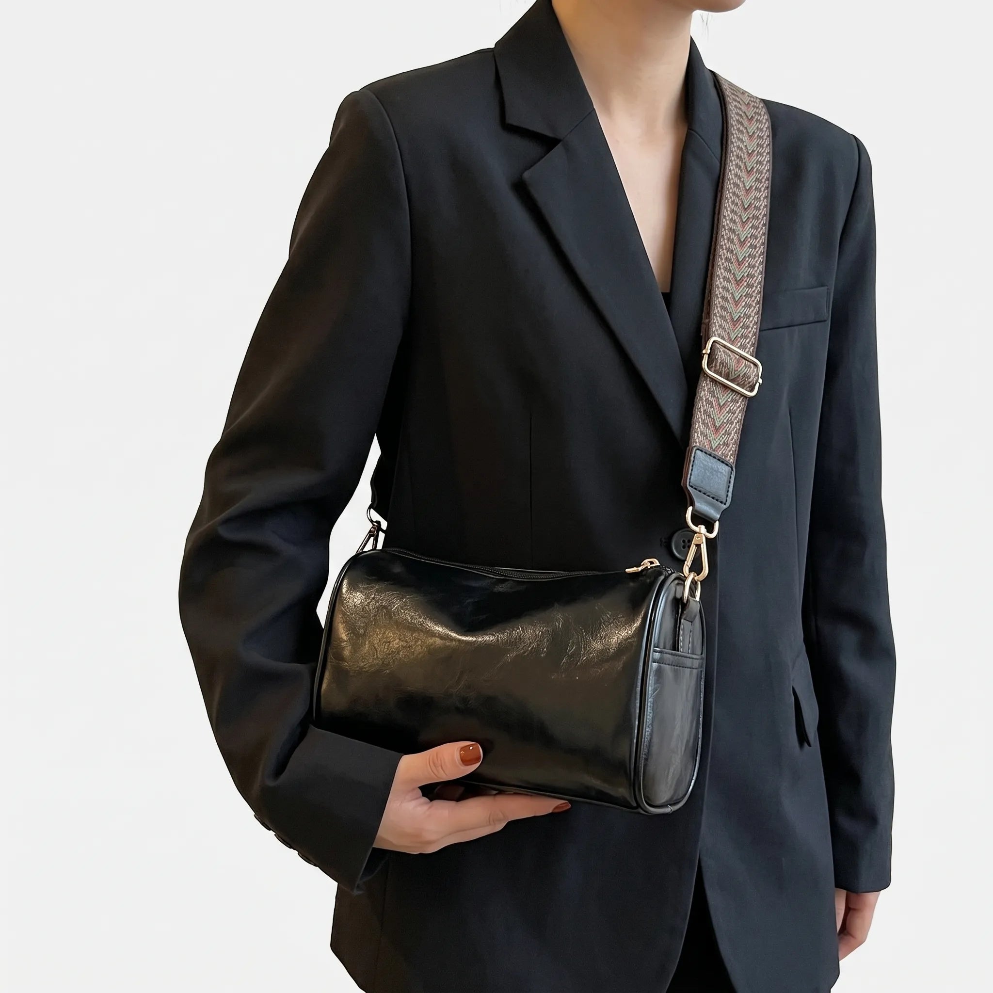 Vivera - Structured Vintage Silhouette Daily Crossbody Bag