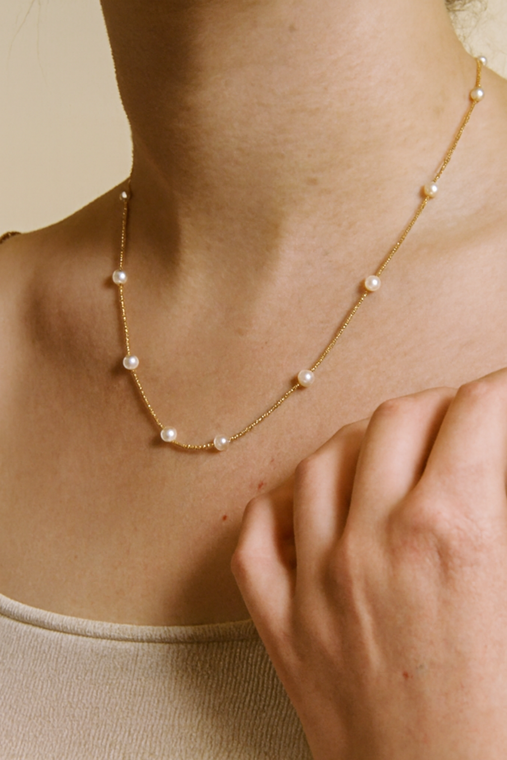 Vivienne - Women's Elegant Faux Pearl Necklace
